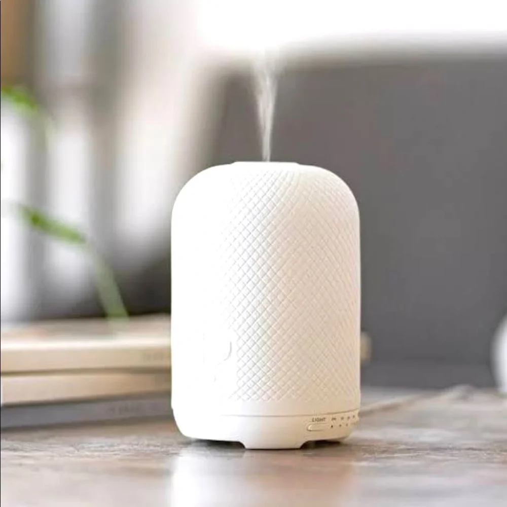 DIFFUSER CERAMIC HAVEN YOUNG LIVING NEW INCLUDES TWO OILS - Picture 2 of 9